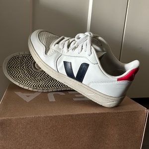 Veja v-10 leather sneakers